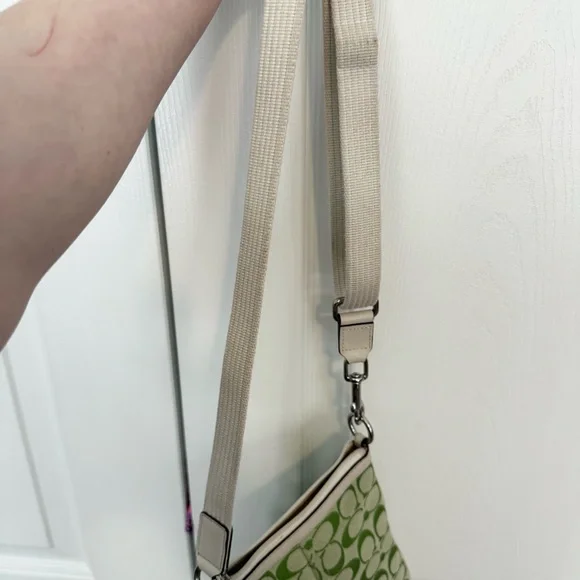 Vintage 90’s Coach Lime Green Signature Monogram Pattern Canvas Crossbody Bag - Picture 15 of 15